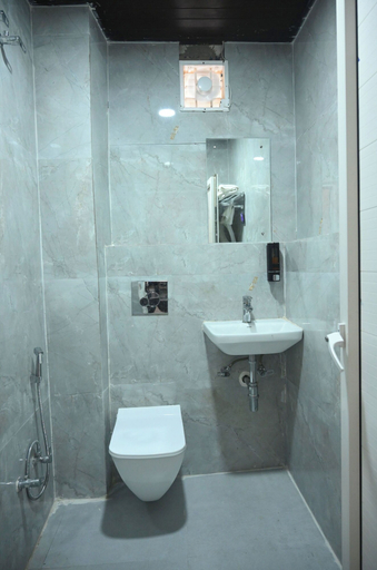 Bathroom 3, Aryavarta Hotel, Faizabad