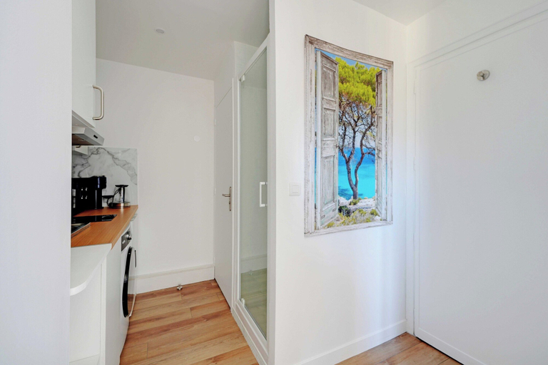 Private kitchen 3, Comfortable 2P Studio - Gare du Nord / Paris 10th, Paris