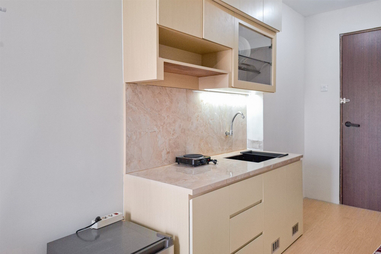 Private kitchen 5, Cozy Stay Studio At Sudimara Forestwalk Apartment, Tangerang Selatan