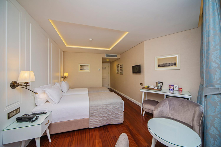 Bedroom 2, Ada Karakoy Hotel, Beyoğlu