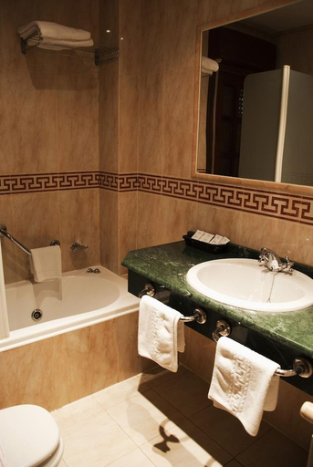 Bathroom 3, Tierra De Lobos, Zamora