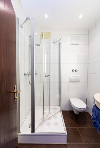 Bathroom 2, Konigshof Bed and Breakfast, Hochtaunuskreis