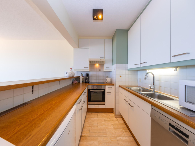 Others 5, Apartment with sunny terrace and sea view, West-Vlaanderen