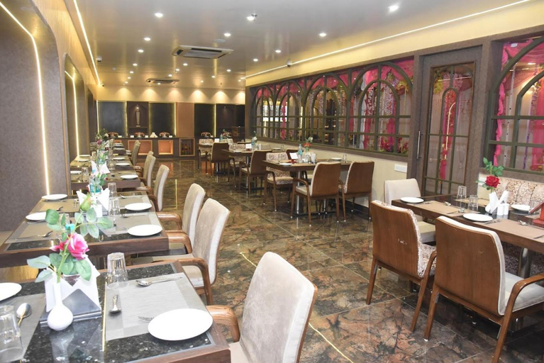 Food & Drinks 5, The AVR Hotel & Banquets, Patna