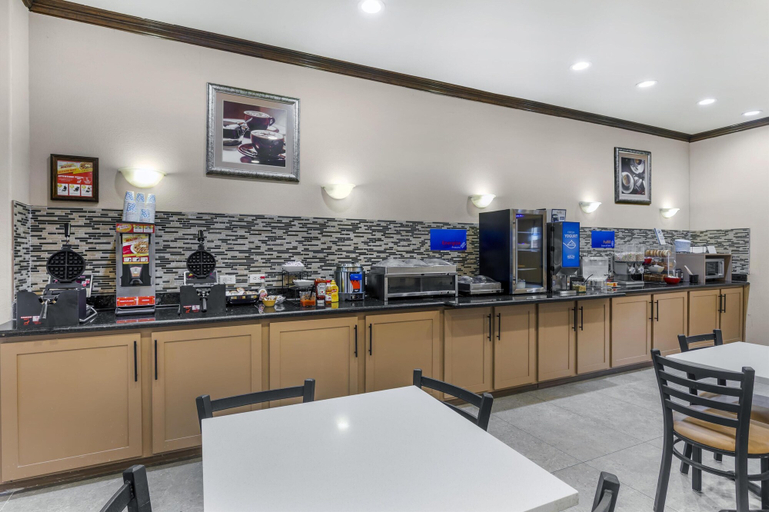 Food & Drinks 5, Best Western Red River Inn & Suites, Love