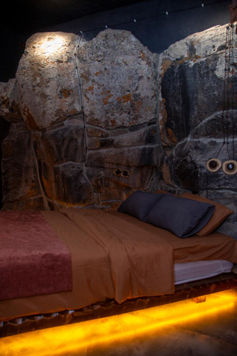 Bedroom 2, Hotel Riverside Inn, Akhalkalaki