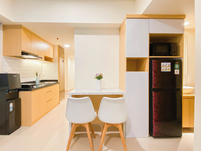 In-room dining 2, Spacious 2Br At Meikarta Apartment, Cikarang