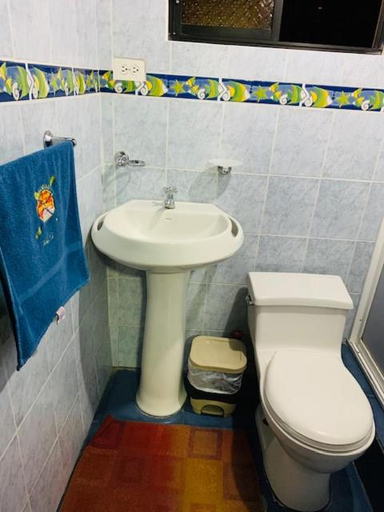 Bathroom 3, Hostal La Casa De Rodrigo, Quijos