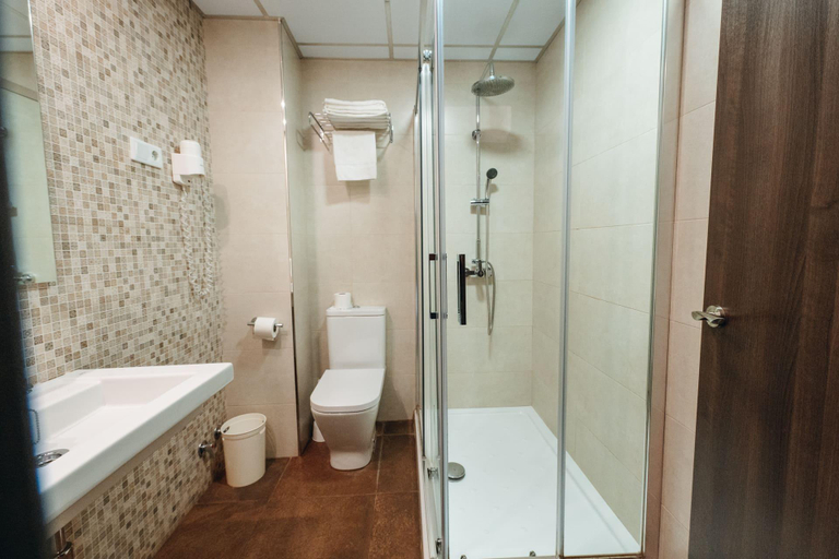 Bathroom 3, Arcos de Montemar, Málaga