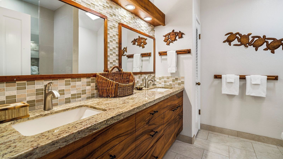 Bathroom 5, Sunset & Golf Course Views - AC & Wifi - Shady Lanai! - Vrkcv, Hawaii
