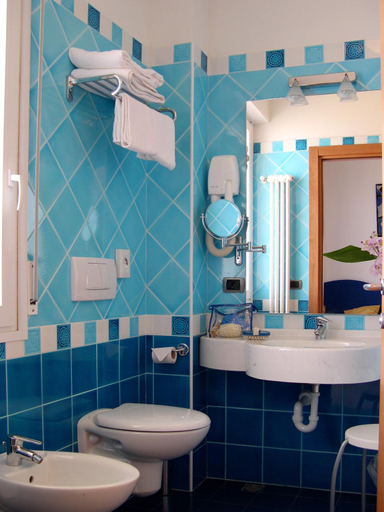Bathroom 4, San Giorgio Savoia, Rimini