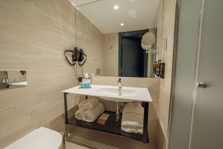 Bathroom 5, ABC HOTEL PORTO - CAMPANHÃ, Porto
