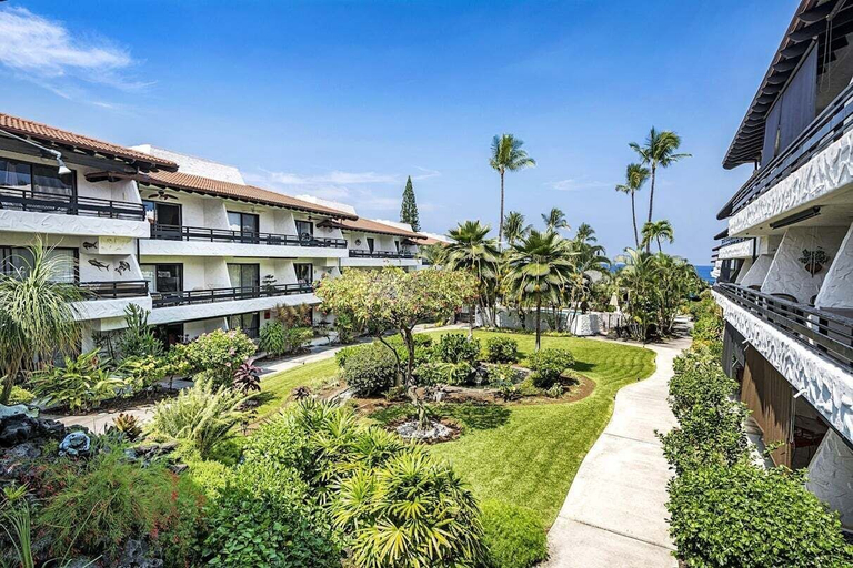 Exterior 2, Updated Top Floor - Ocean Views - Vrkcv, Hawaii