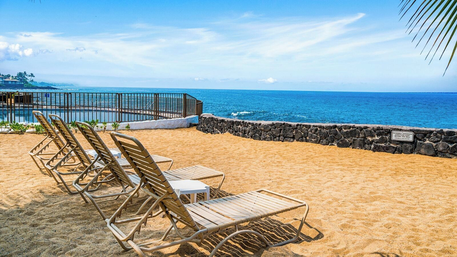 Beach/ocean view 3, Newly Remodeled - Ocean View - AC - Ground Floor - Vrkcv, Hawaii