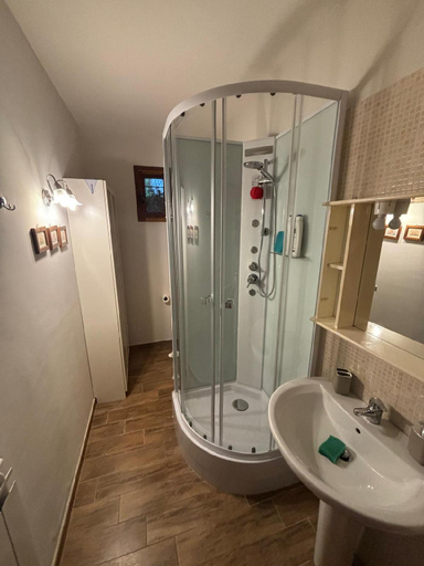 Bathroom 2, Liguorini House, Avellino