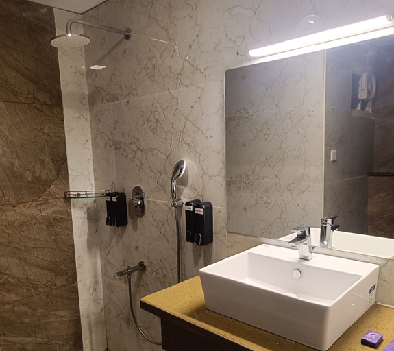 Bathroom 2, Astra Hotels & Suites - Whitefield, Bangalore