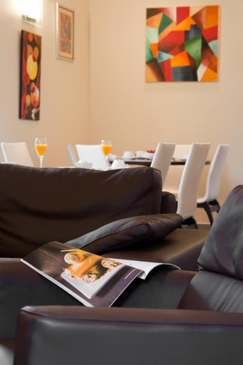 Shared lounge/TV area, Auberge Du Moulin Marin, Allier