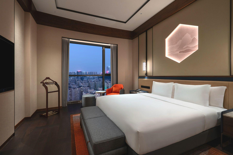 Bedroom, Grand Barony Hotel Jinan CBD 济南君廷酒店, Jinan