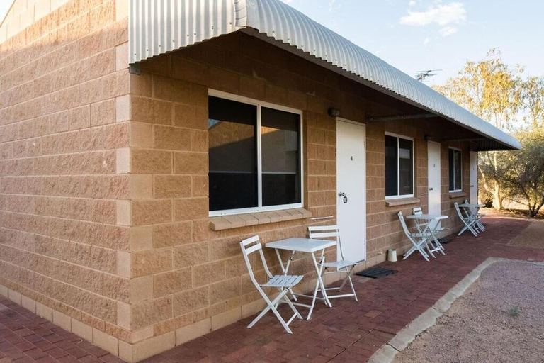 Room 2, Birdsville Tourist Park, Diamantina