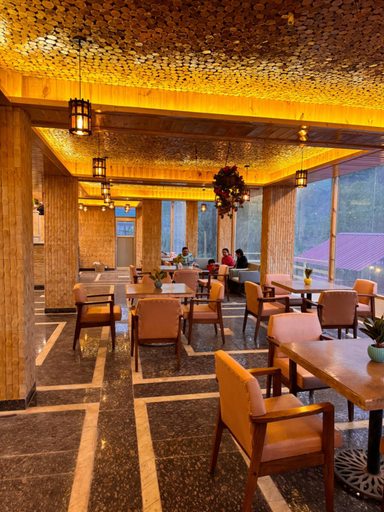 Food & Drinks, Apurwa Grand Resort, Kullu