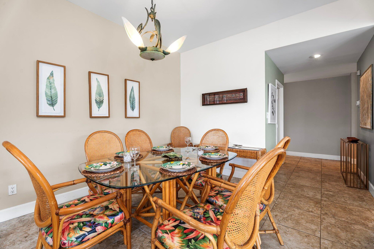Room 4, Beautiful Mountain View - Concierge Included - Spacious! - Vrkcv, Hawaii