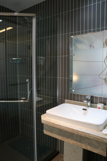 Bathroom 2, IVY Hotel Addis Ababa Airport branch, Addis Abeba