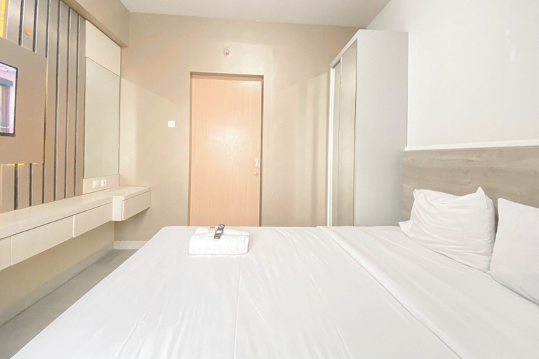 Room 2, Well Furnished Studio At The Alton Apartment, Semarang