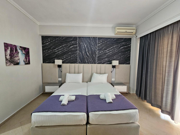 Bedroom 2, Hotel Pini, Sarandës