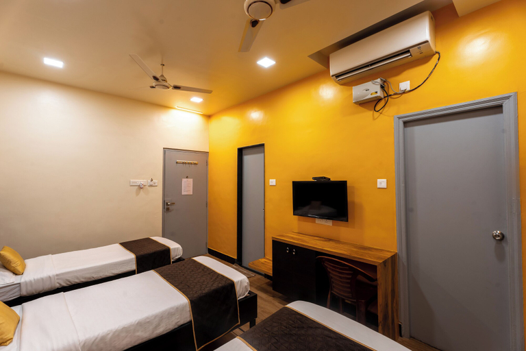 Bedroom 4, Hotel Ellora Park, Pune