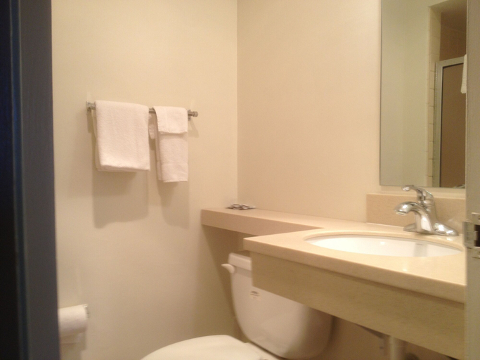 Bathroom 5, Economy Inn Alamogordo, Otero