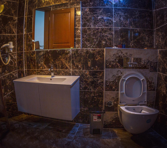 Bathroom 5, Istanbul Irish Hotel, Beyoğlu