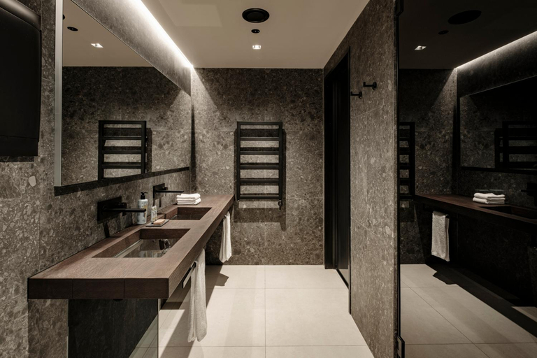 Bathroom 5, Fitch Hotel, St Julian's