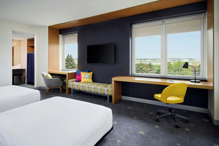 Bedroom 3, Aloft by Marriott Montreal Airport, Montréal
