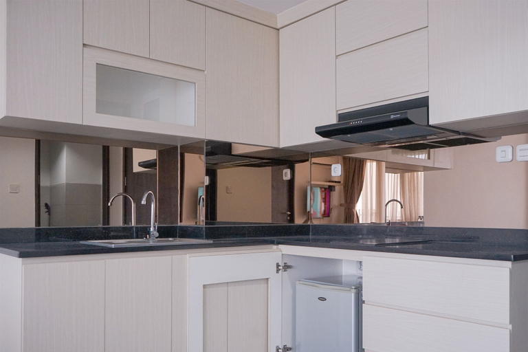 Private kitchen 4, Great Choice 2Br At Bintaro Icon Apartment, Tangerang Selatan