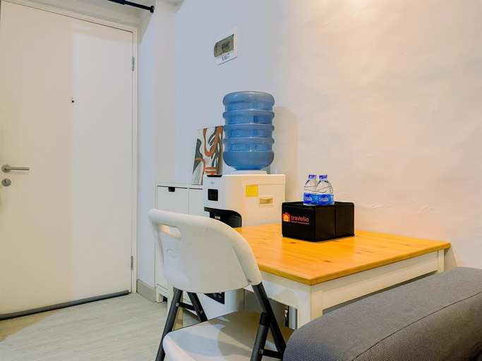 Dining room, Warm And Cozy Stay 2Br Pakubuwono Terrace Apartment, Jakarta Selatan