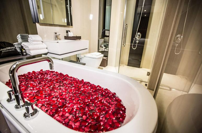 Bathroom 5, The Siamese Hotel and Suite, Pattaya