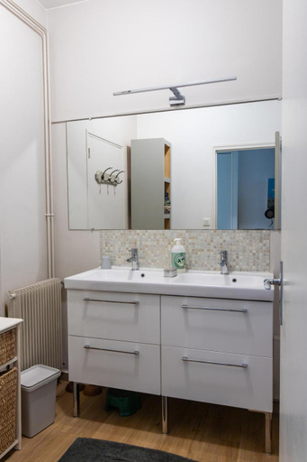 Bathroom 3, Au 16 Place Saint Louis, Loir-et-Cher