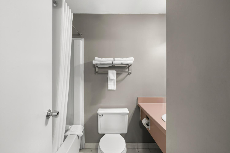 Bathroom 4, Knights Inn - Lynnhaven Virginia Beach, VA, Virginia Beach