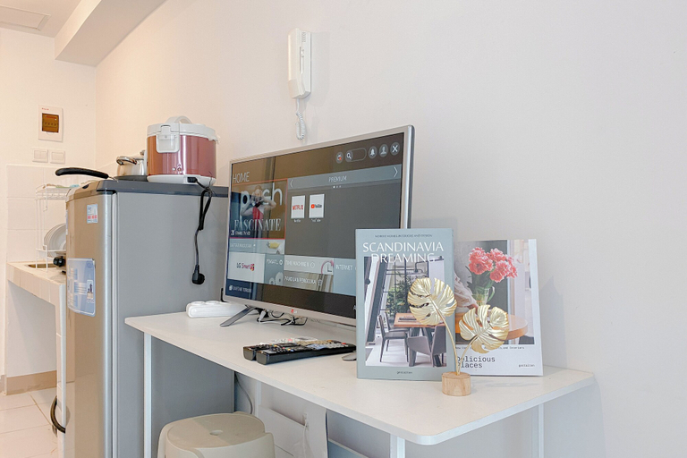 Room 2, Restful And Simply Studio At Tokyo Riverside Pik 2 Apartment, Tangerang