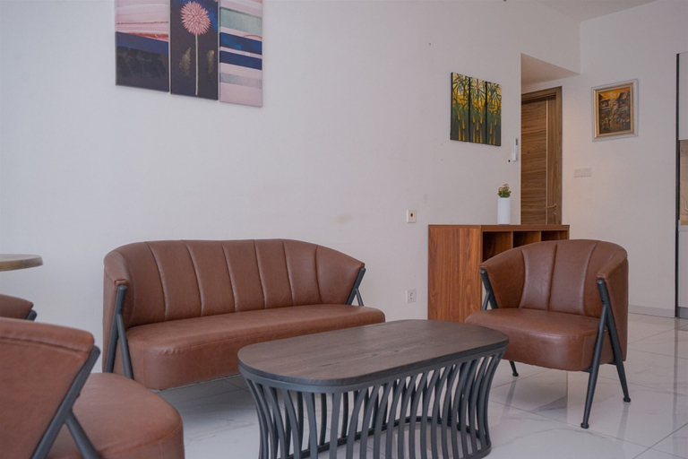 Living area, Simple Look 3Br Apartment Near Aeon Mall At Sky House Bsd, Tangerang Selatan