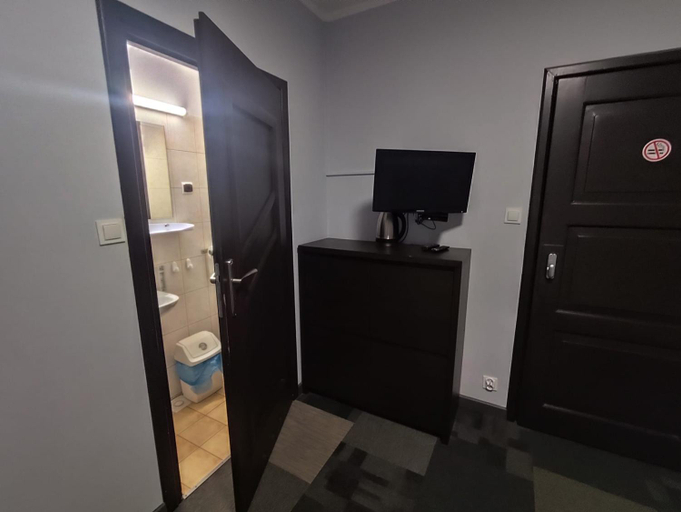 Others 5, Noclegi pokoje goscinne Zeglarz, Gdynia