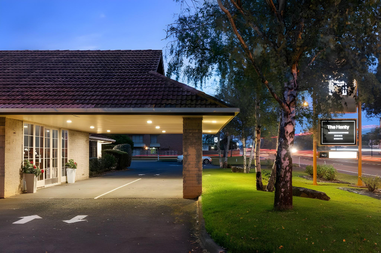 Others 5, The Henty, Mount Gambier