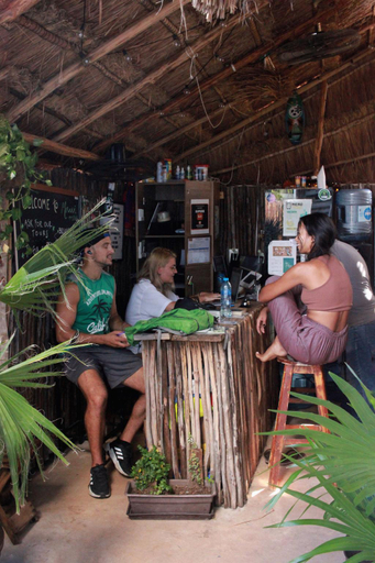 Others 5, Maui Hostel, Cozumel