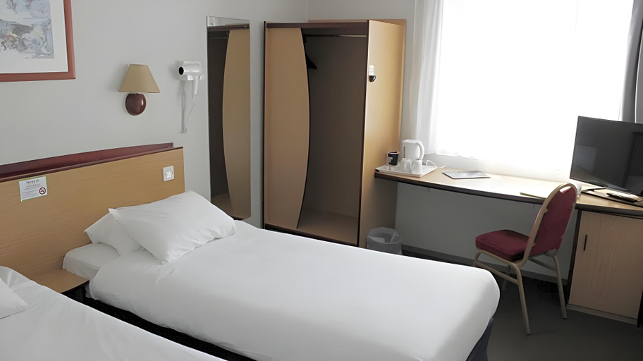 Bedroom 2, Campanile Liverpool - Queens Dock, Sefton