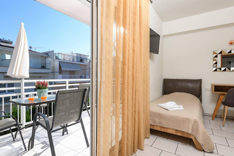 Others 5, Studios Finikes, East Macedonia and Thrace