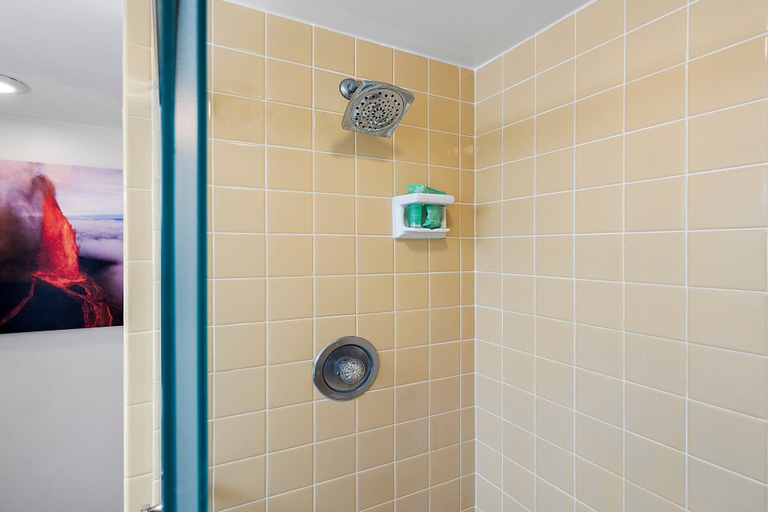 Bathroom 5, Condo With Central AC - Partial Ocean View - Concierge - Near Magic Sands Beach - Vrkcv, Hawaii