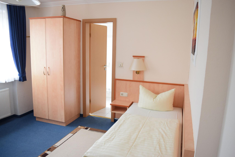 Bedroom 4, Zur Länd, Freising