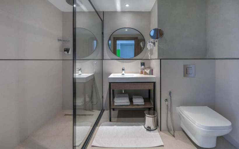 Bathroom 4, Campanile El Mechtel, Bab Bhar