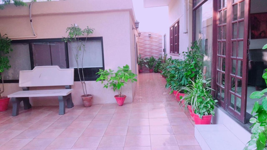Others 5, Hotel Inn Karachi, Karachi