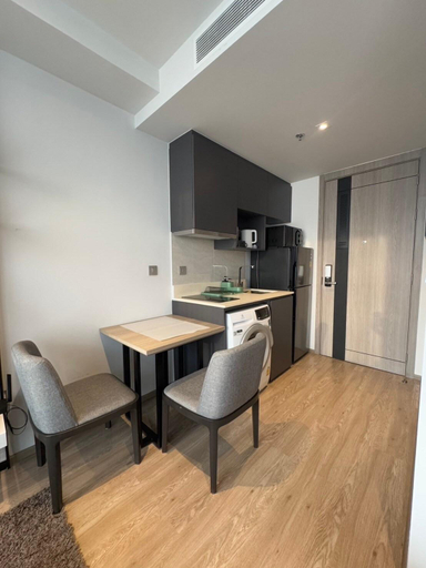 5, Stunning Sea View Condo -Next To Beach, Pattaya